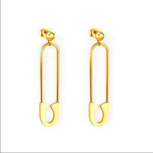 NWT gold planted safety pin drop earrings jewelry